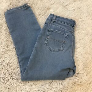 Lee Classic Fit 1889 Woman’s size 4 petite light wash jegging 5 pocket